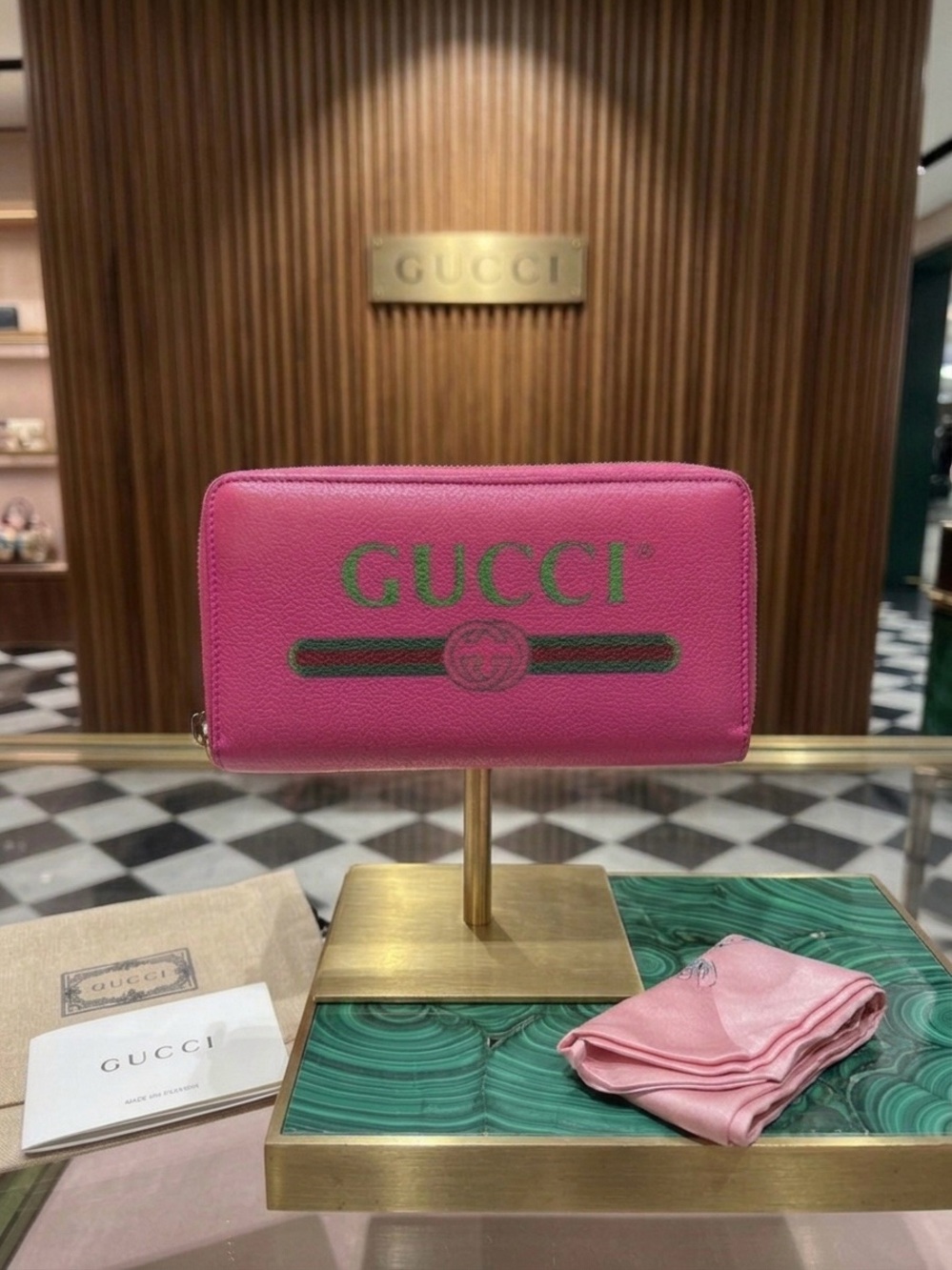 Authentic GUCCI Vintage Logo Pink Leather ZipAround Long Wallet Signature Stripe
